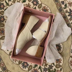 INTENTIONALLY BLANK GIRAFFE SANDALS